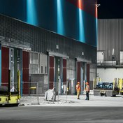 Maßgeschneiderte Beleuchtung für italienischen Stahlhersteller ABS
